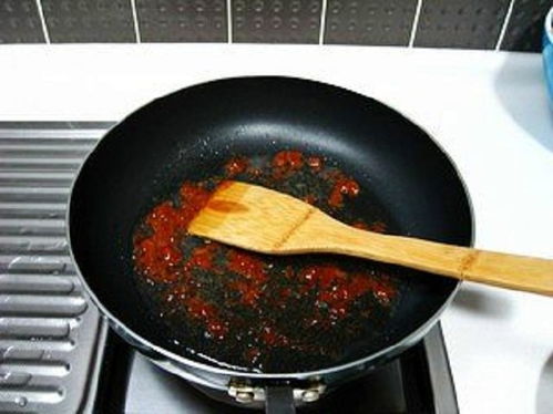 在家轻松做出软嫩多汁的西红柿焖牛筋，配黑牛超牛铁板香米饭，滋味绝了！