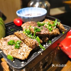 青岛美食探访 十里鳍日本料理的铁板厚烧牛舌究竟如何？