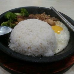 阿呦铁板饭（黑牛超牛铁板香米饭） 湛江不容错过的美食体验